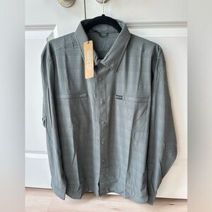 NWT - Skinny Water Culture Men's Casual Button Down SPF fishing Shirt in Gray